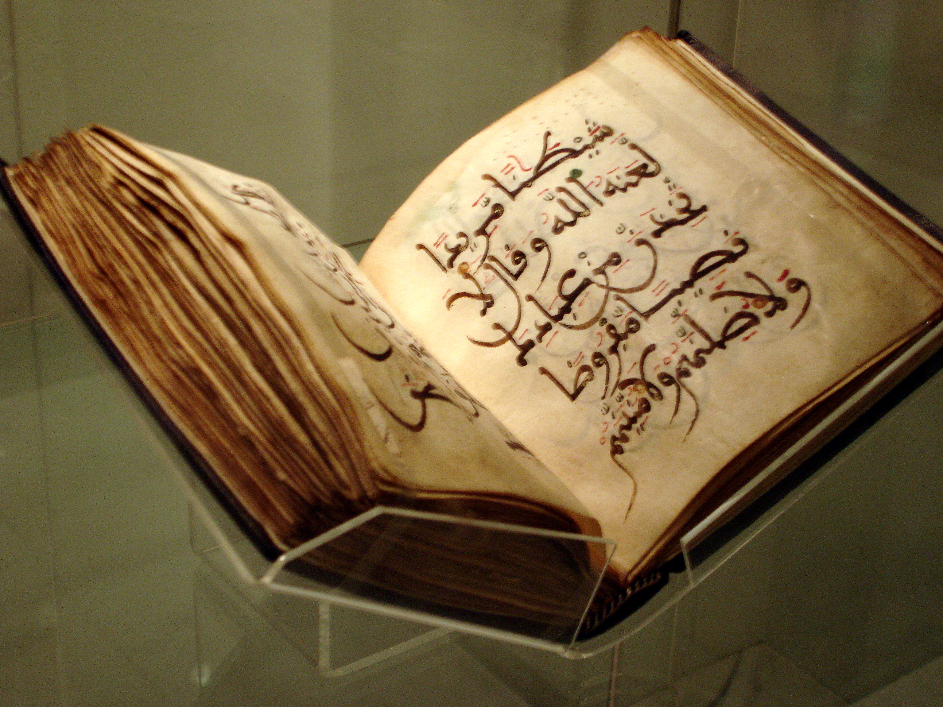 img-content
