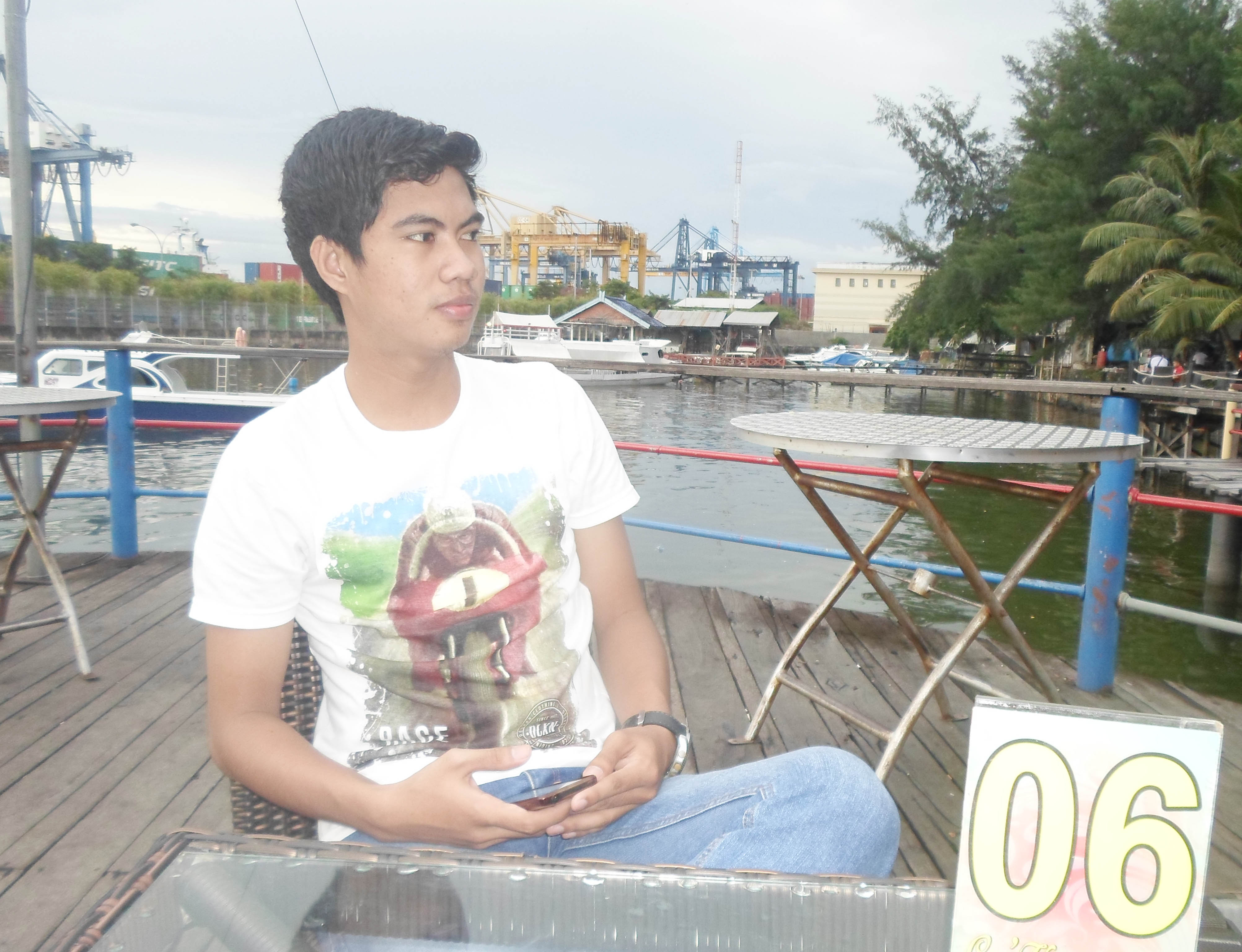 img-content