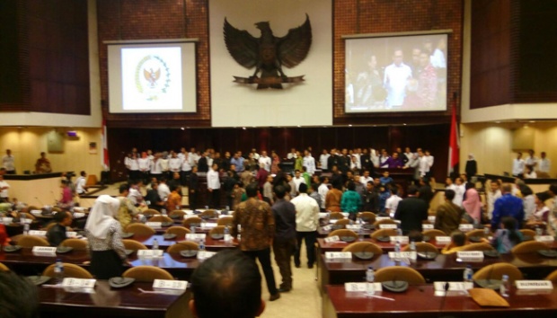 img-content