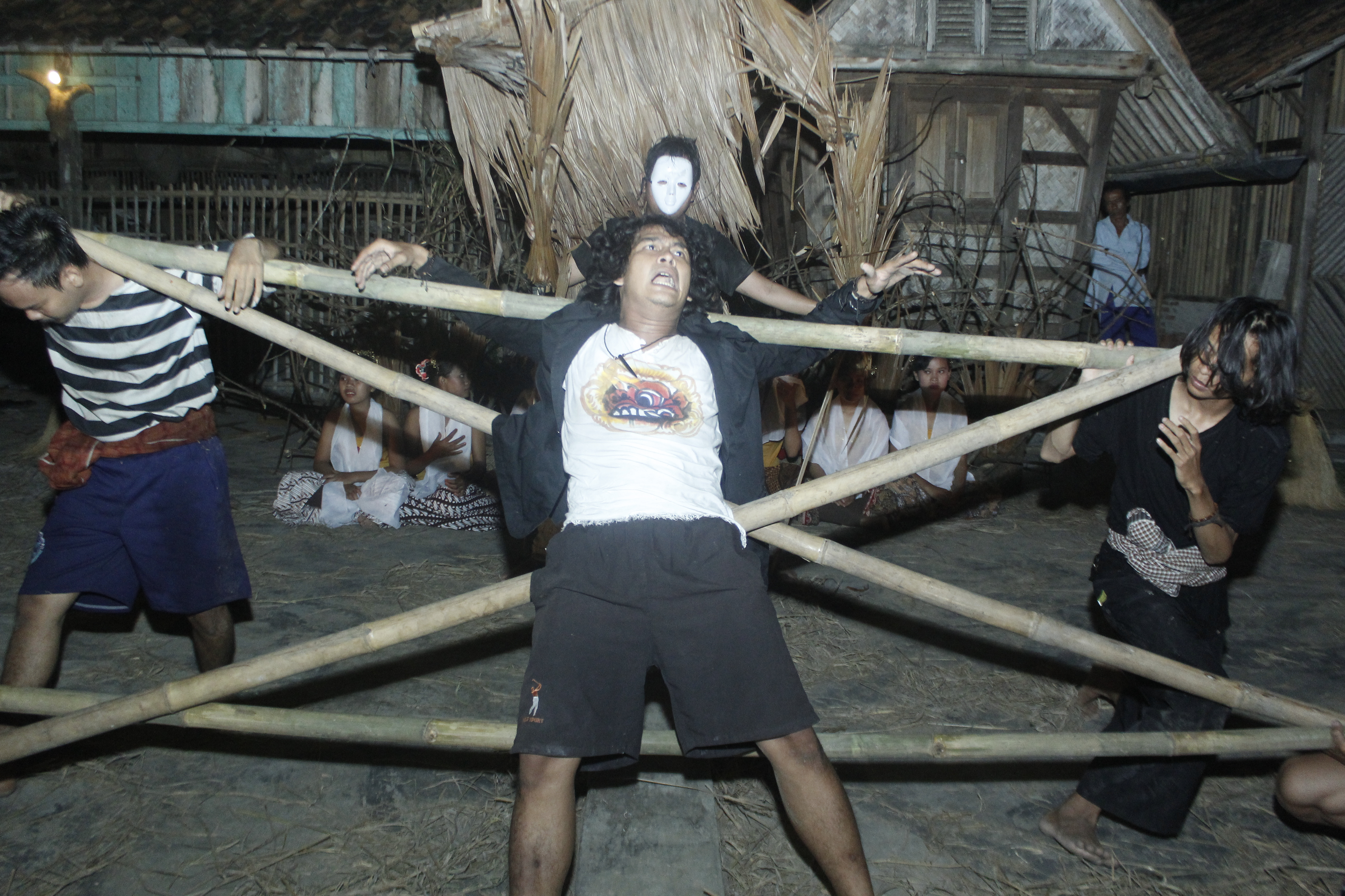 img-content