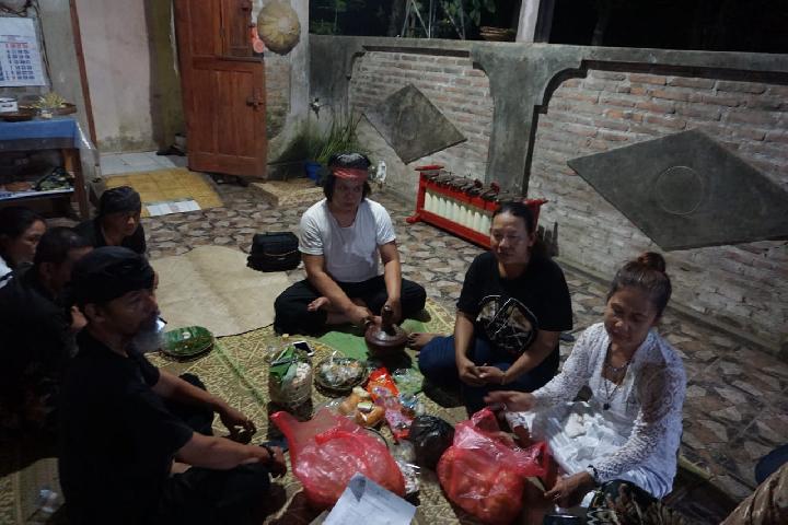 img-content