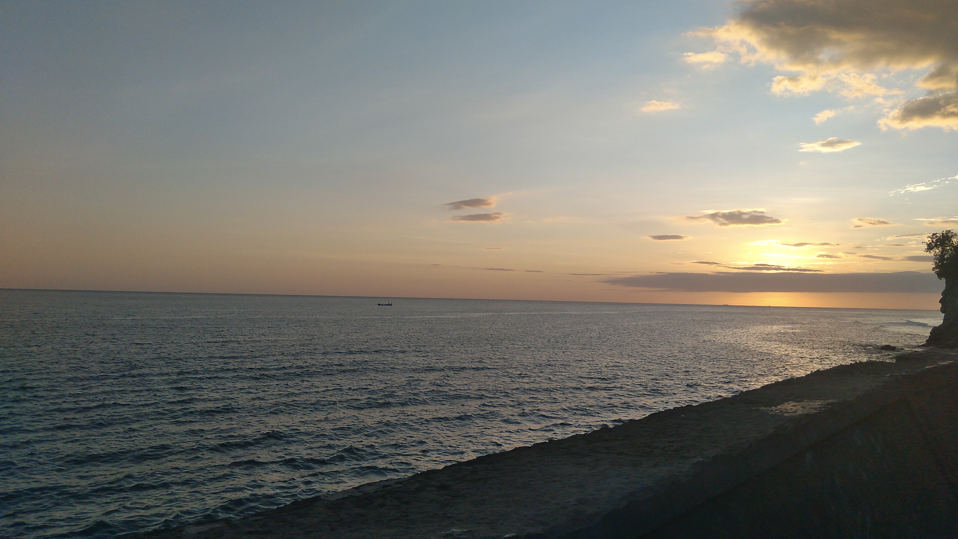 img-content