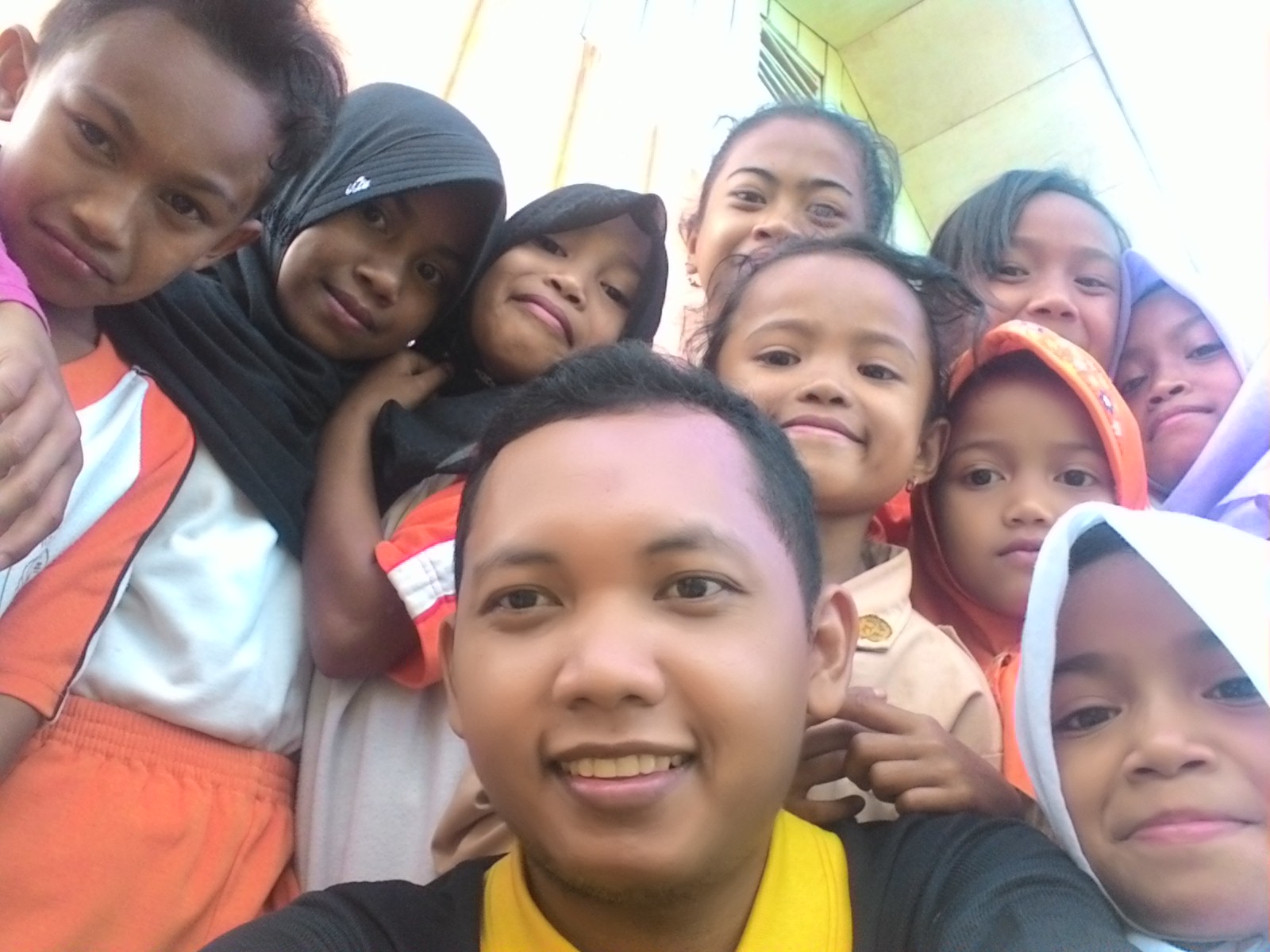 img-content