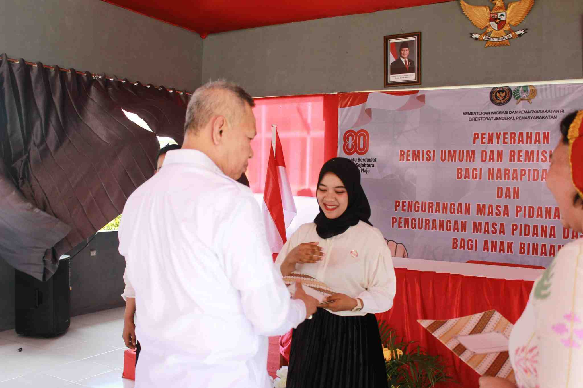 img-content